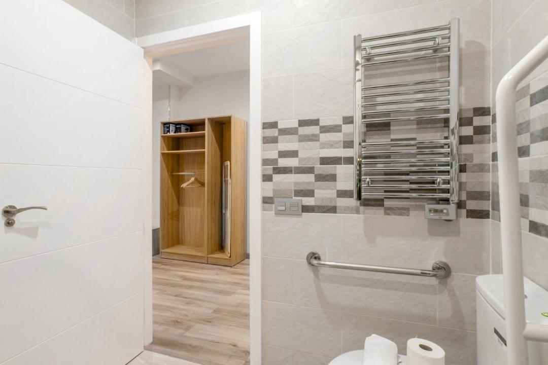 1 Bedroom 1 Bathroom Furnished - Justicia - Cozy - Mintystay 마드리드 외부 사진